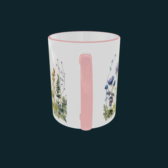 Vidéo d'un mug qui tourne sur lui même avec le design "Fleurs sauvages"